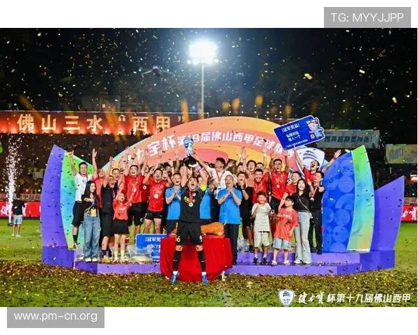 西甲夺冠之夜泪洒赛场这是青春与荣耀交织的真实梦想