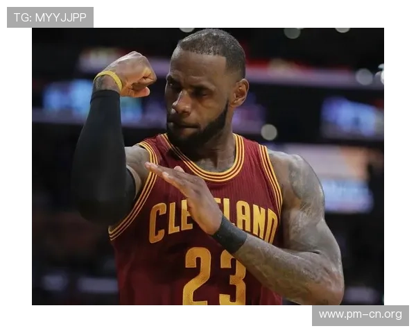 詹姆斯关键时刻上演霸气庆祝动作全场沸腾队友蜂拥而上热烈祝贺