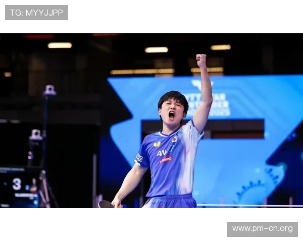 赛后采访庆祝动作惊艳全场 队友围绕祝贺场面热烈互动