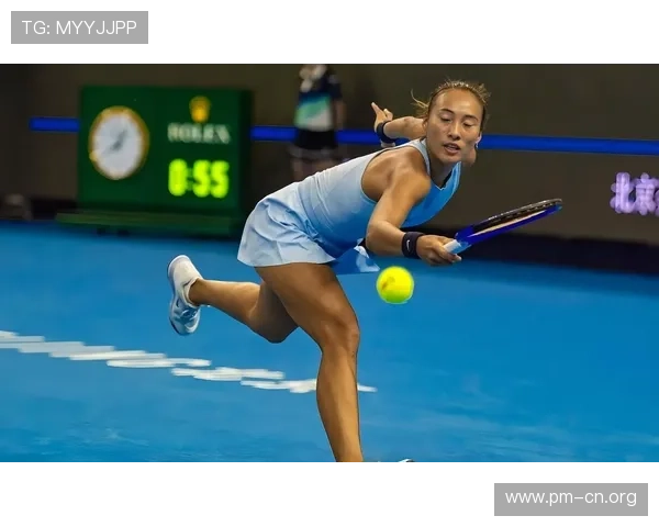 郑钦文惊艳世界一球震翻全场引发国外观众集体震惊热议瞬间 郑钦文惊艳世界一球震翻全场引发国外观众集体震惊热议瞬间