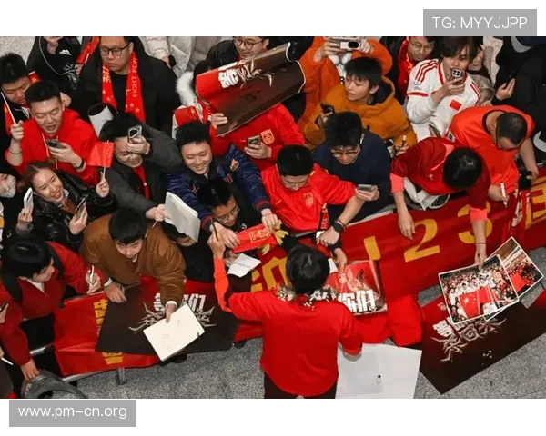 震撼时刻国足极限救球全场沸腾激情点燃全国球迷热血赛场盛况引爆